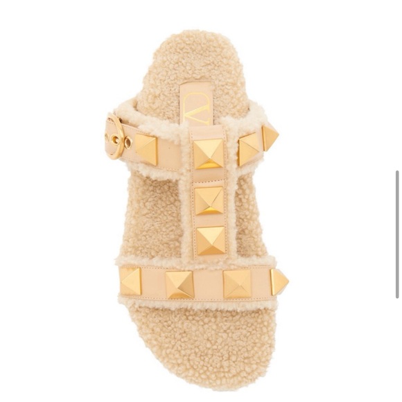 NIB Valentino Garavani Roman Stud Faux Shearling Slide Sandal Slippers Beige 5.5 - Picture 2 of 7